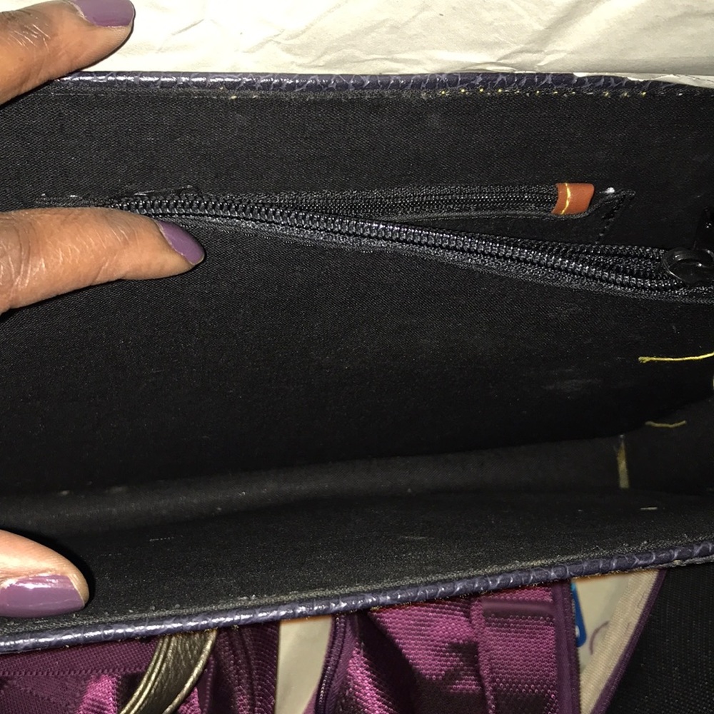 Handbag - Picture 2 of 5